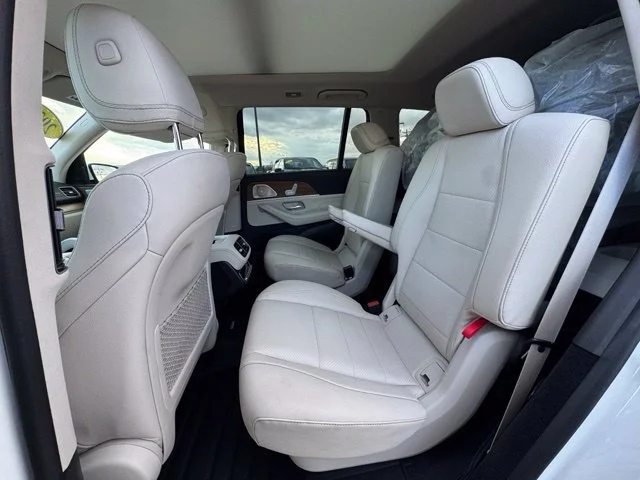 Used 2022 White Mercedes-Benz 4MATIC® image 17