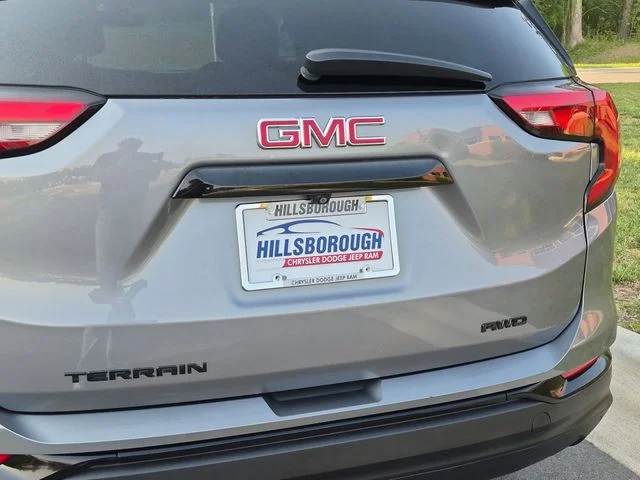 Used 2021 Gray GMC SLE image 22