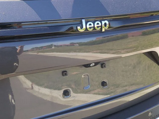 Used 2022 Gray Jeep Overland image 22