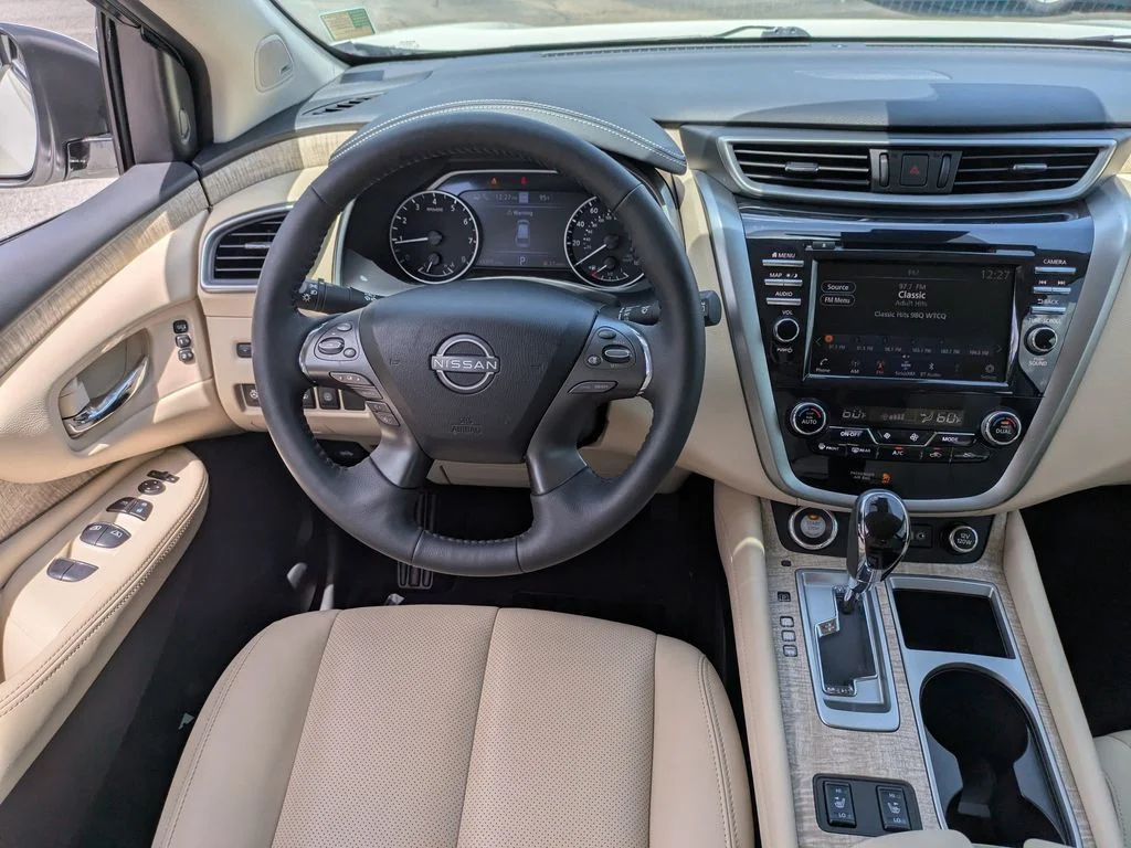 Used 2024 White Nissan SL image 18