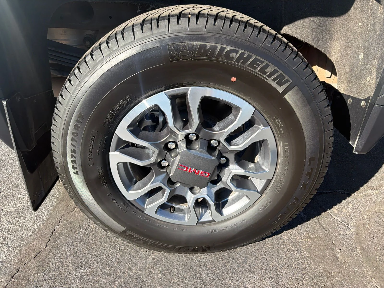 Used 2025 White GMC SLE image 11