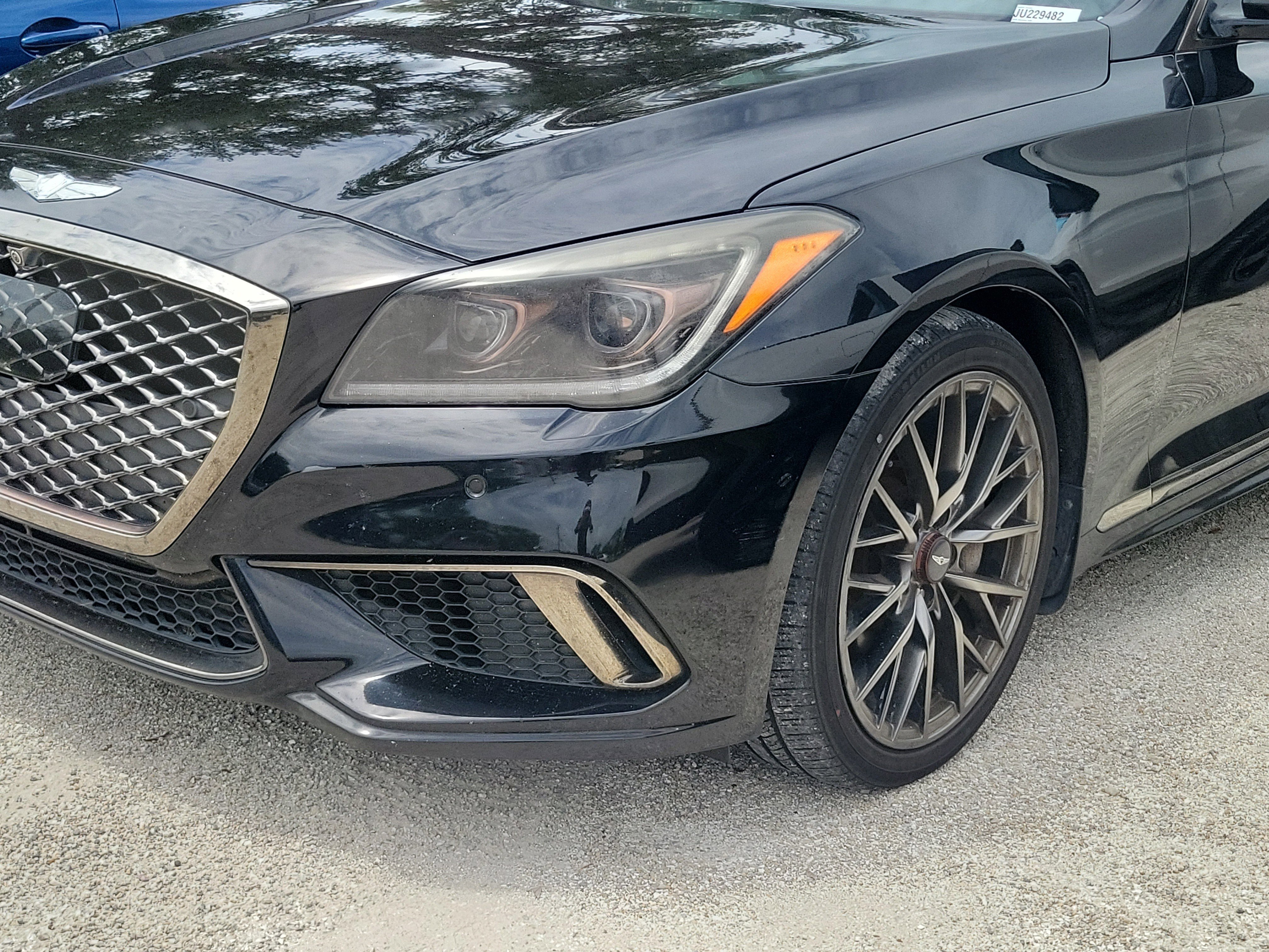 Used 2018 Black Genesis 3.3T Sport image 3