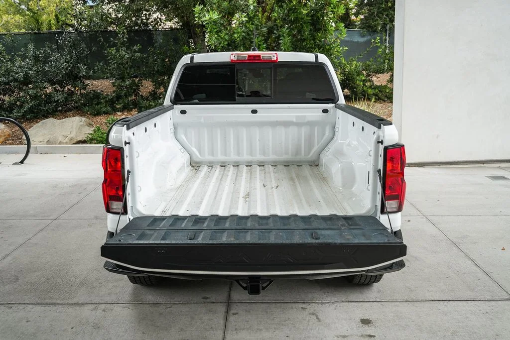 Used 2025 White Chevrolet Trail Boss image 24