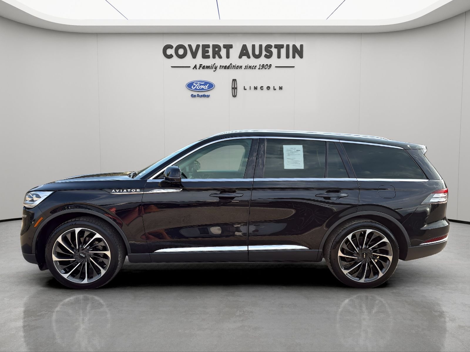 Used 2020 Black Lincoln Reserve image 3