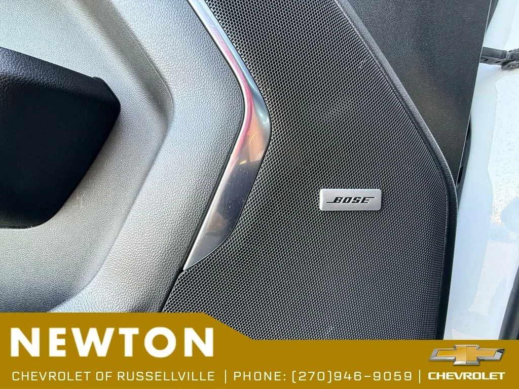 Used 2022 Summit White Chevrolet LT image 8