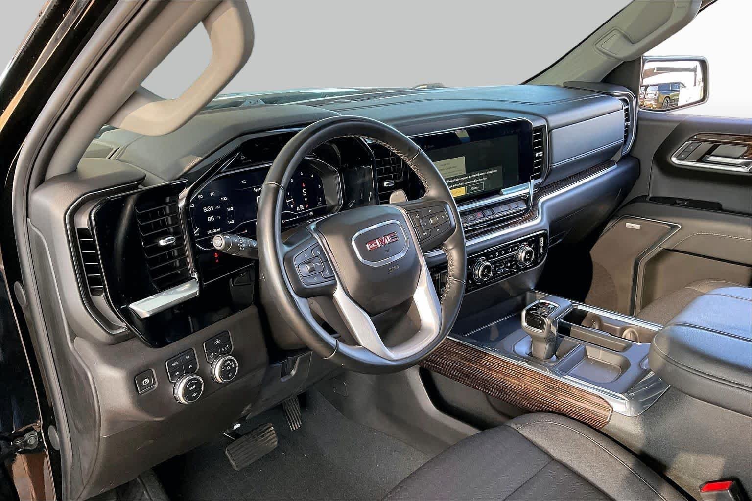 Used 2024 Onyx Black GMC Elevation image 14