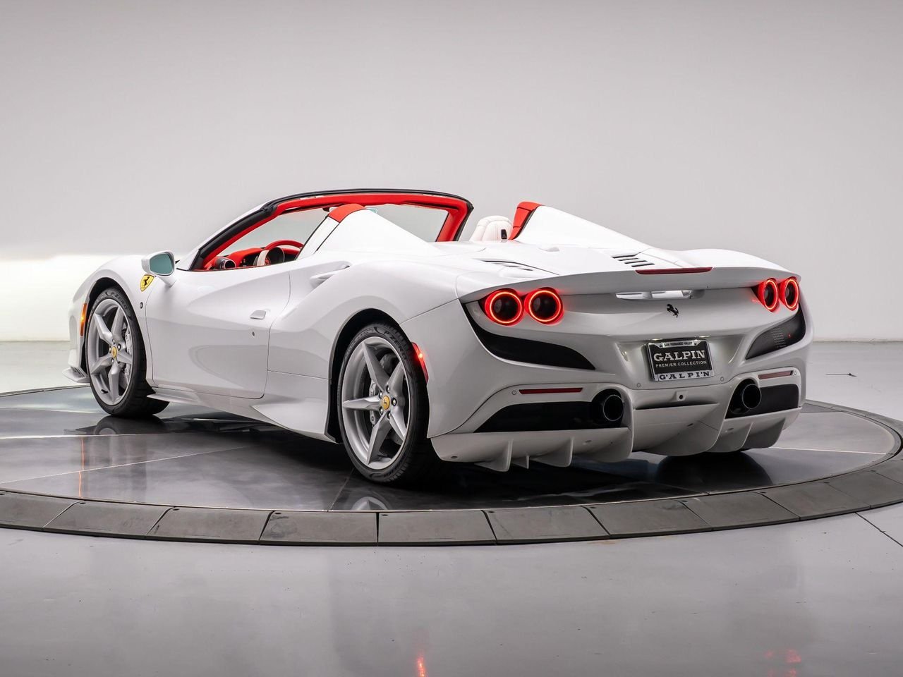 Used 2022 Bianco Cervino - Extra Campionario Ferrari Spider image 3