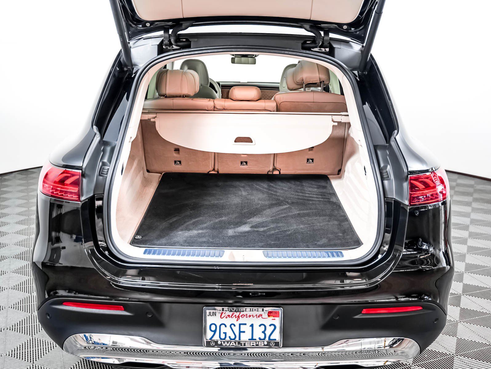 Certified Used 2023 Black Mercedes-Benz EQS 450+ SUV image 4