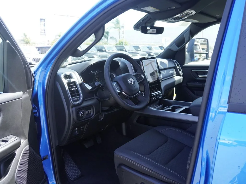 New 2026 Hydro Blue Pearl-Coat Exterior Paint RAM Big Horn/Lone Star image 26