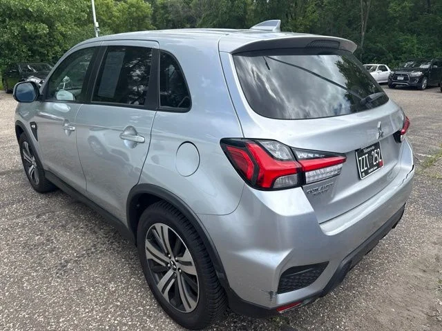 Used 2022 Alloy Silver Metallic Mitsubishi 2.0 ES image 3