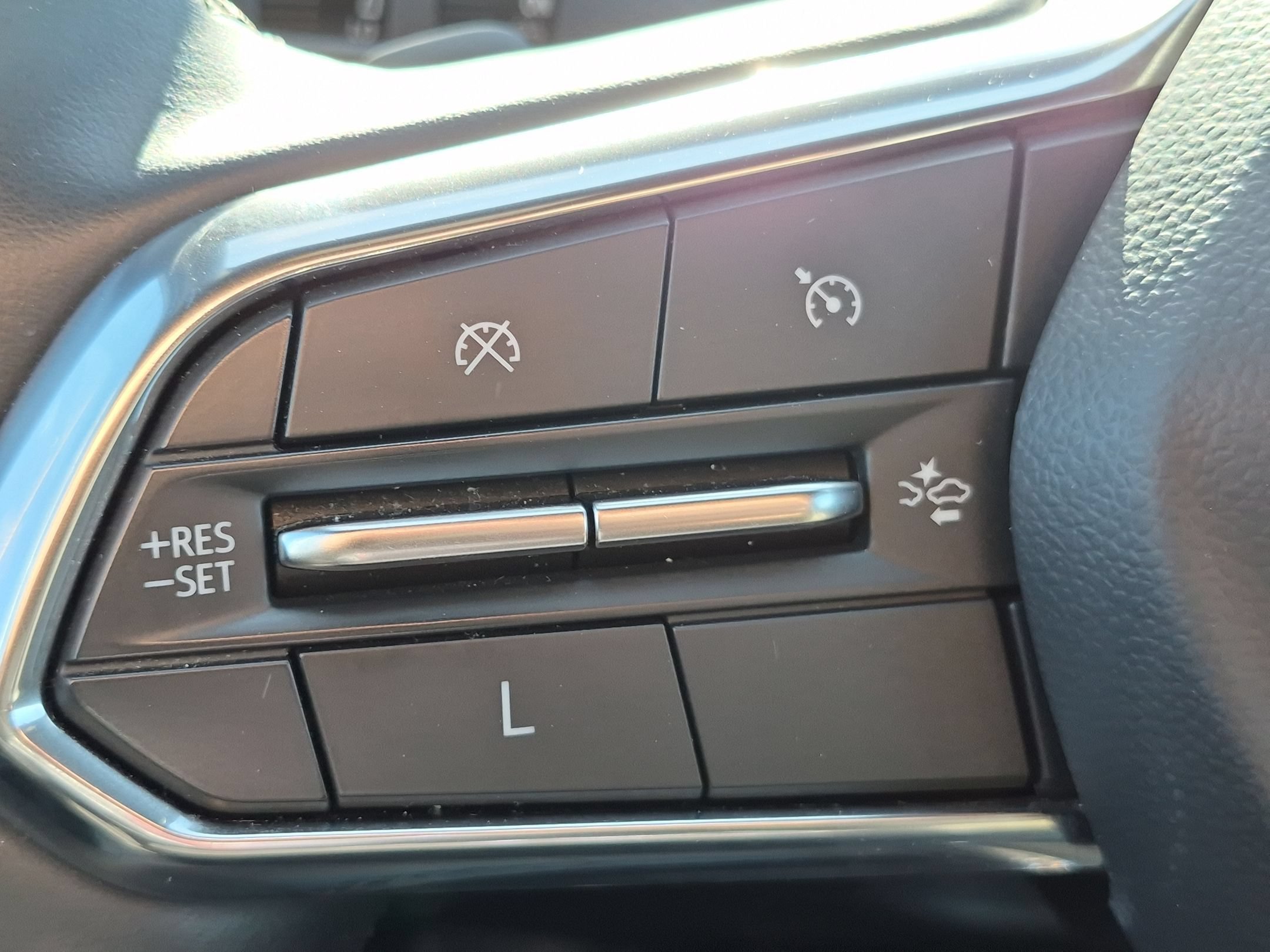 Used 2025 Summit White Chevrolet AWD LT image 17