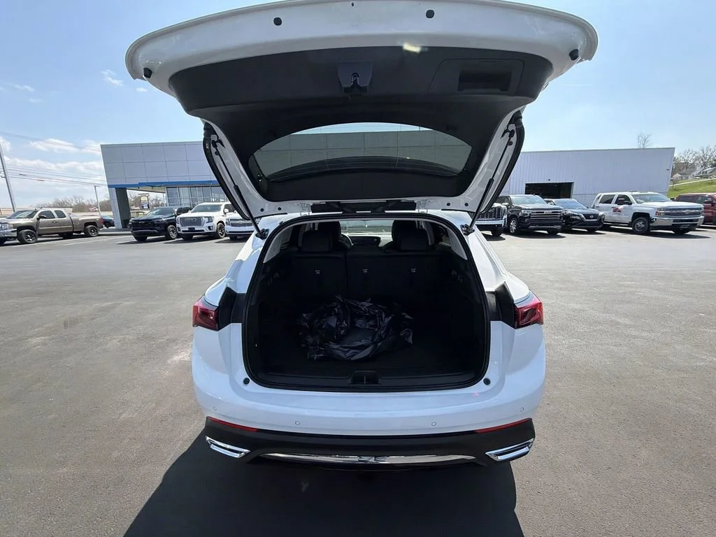 New 2026 Summit White Buick Preferred image 22