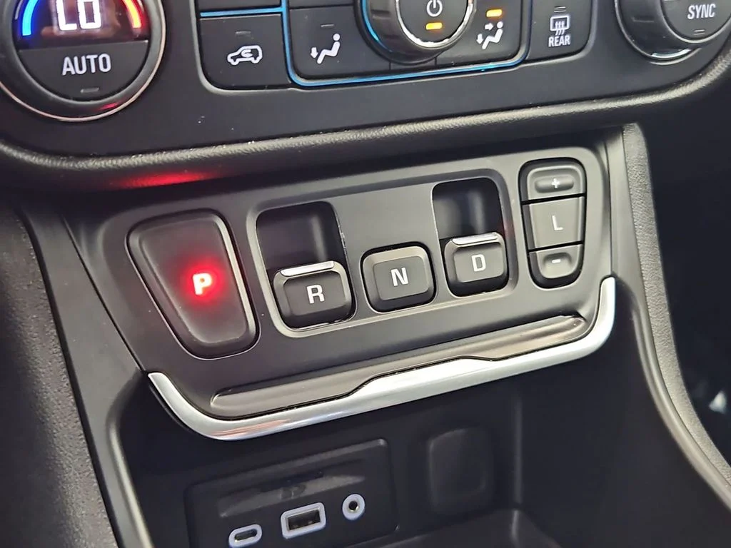 Used 2018 Quicksilver Metallic GMC SLT image 20
