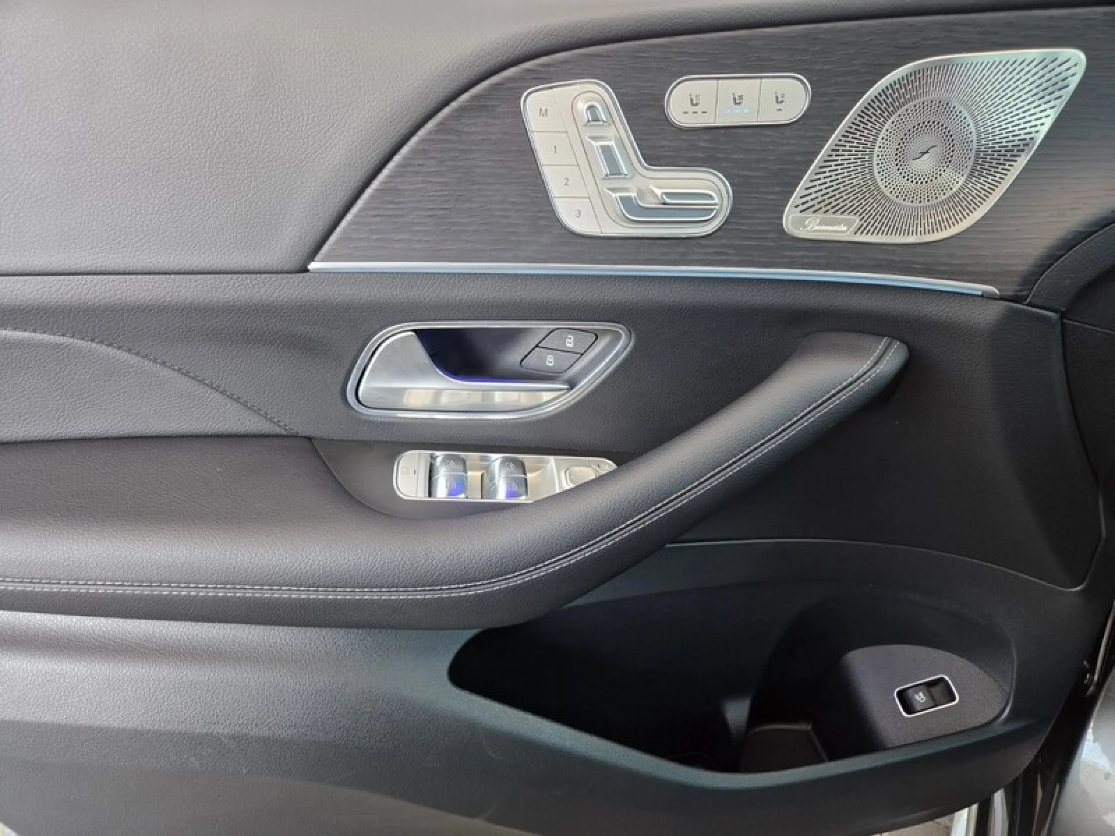 Certified Used 2025 Selenite Grey Metallic Mercedes-Benz GLE 580 image 23