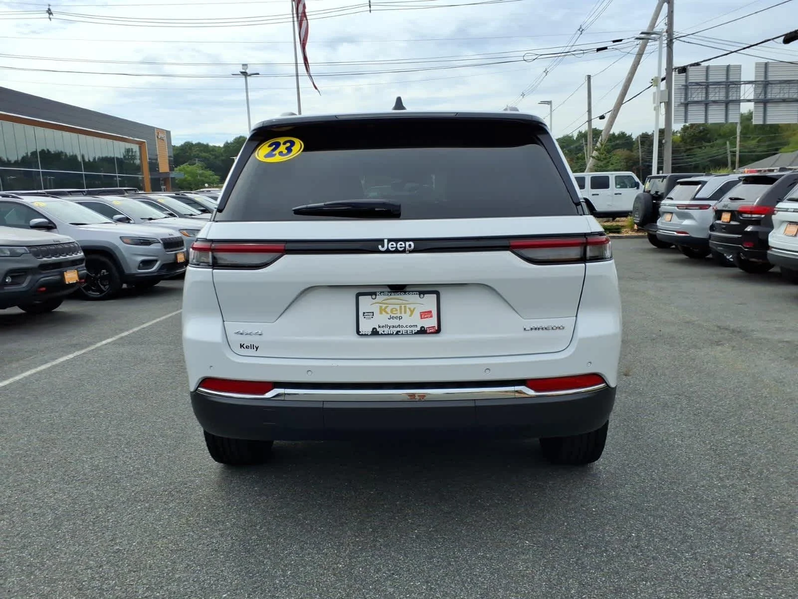 Used 2023 Bright White Clearcoat Jeep Laredo image 9