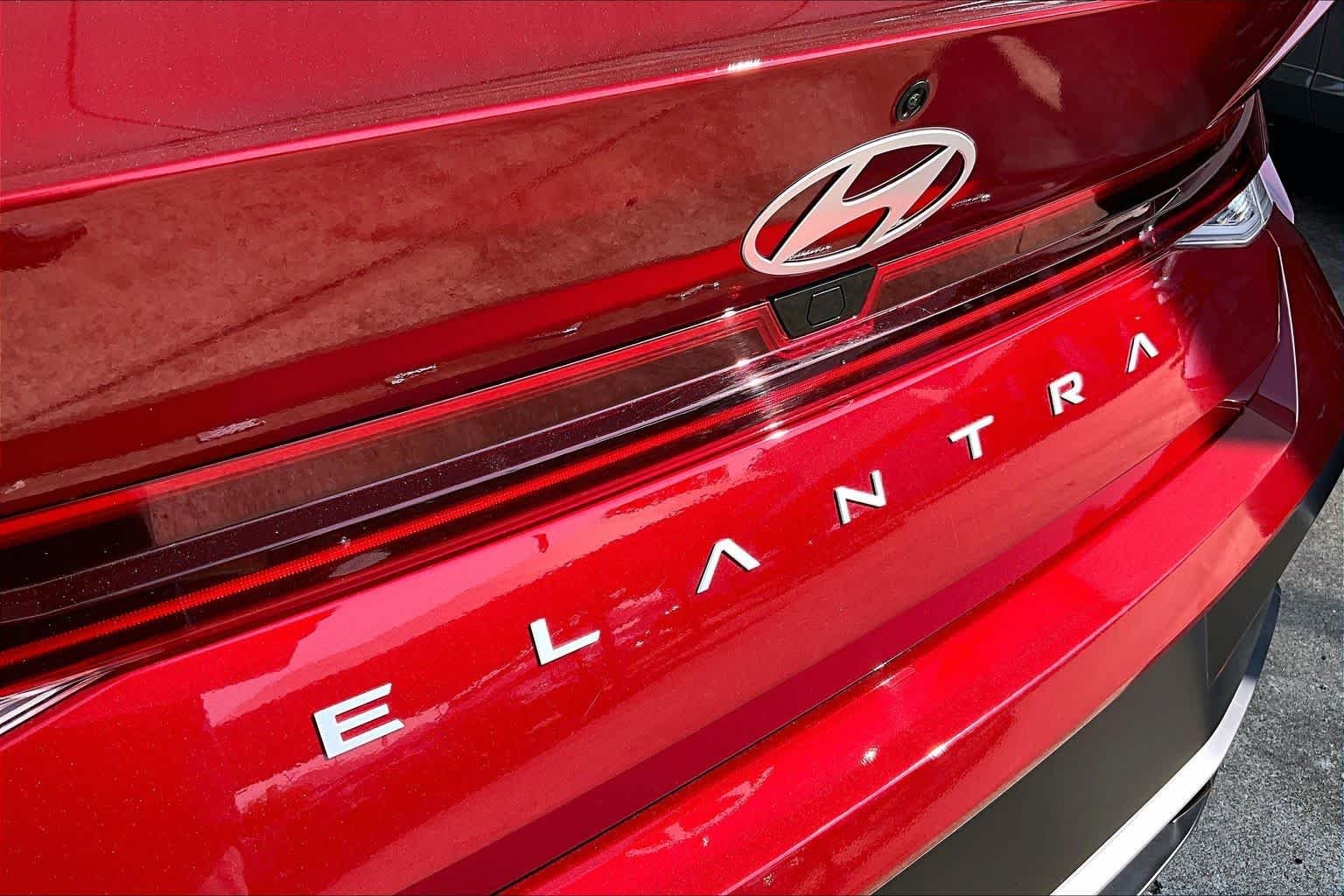 Used 2024 Ultimate Red Hyundai SEL image 30