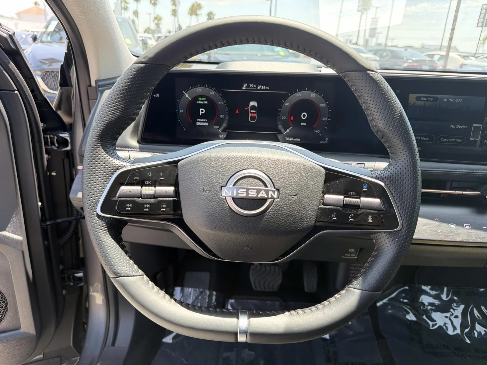 Used 2025 GUN METALLIC Nissan ENGAGE FWD image 8