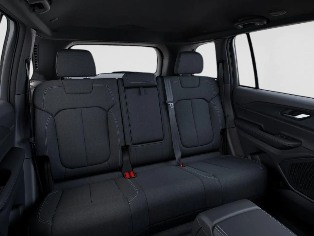 New 2026 Baltic Gray Metallic Clear-Coat Exterior Paint Jeep Laredo X image 15