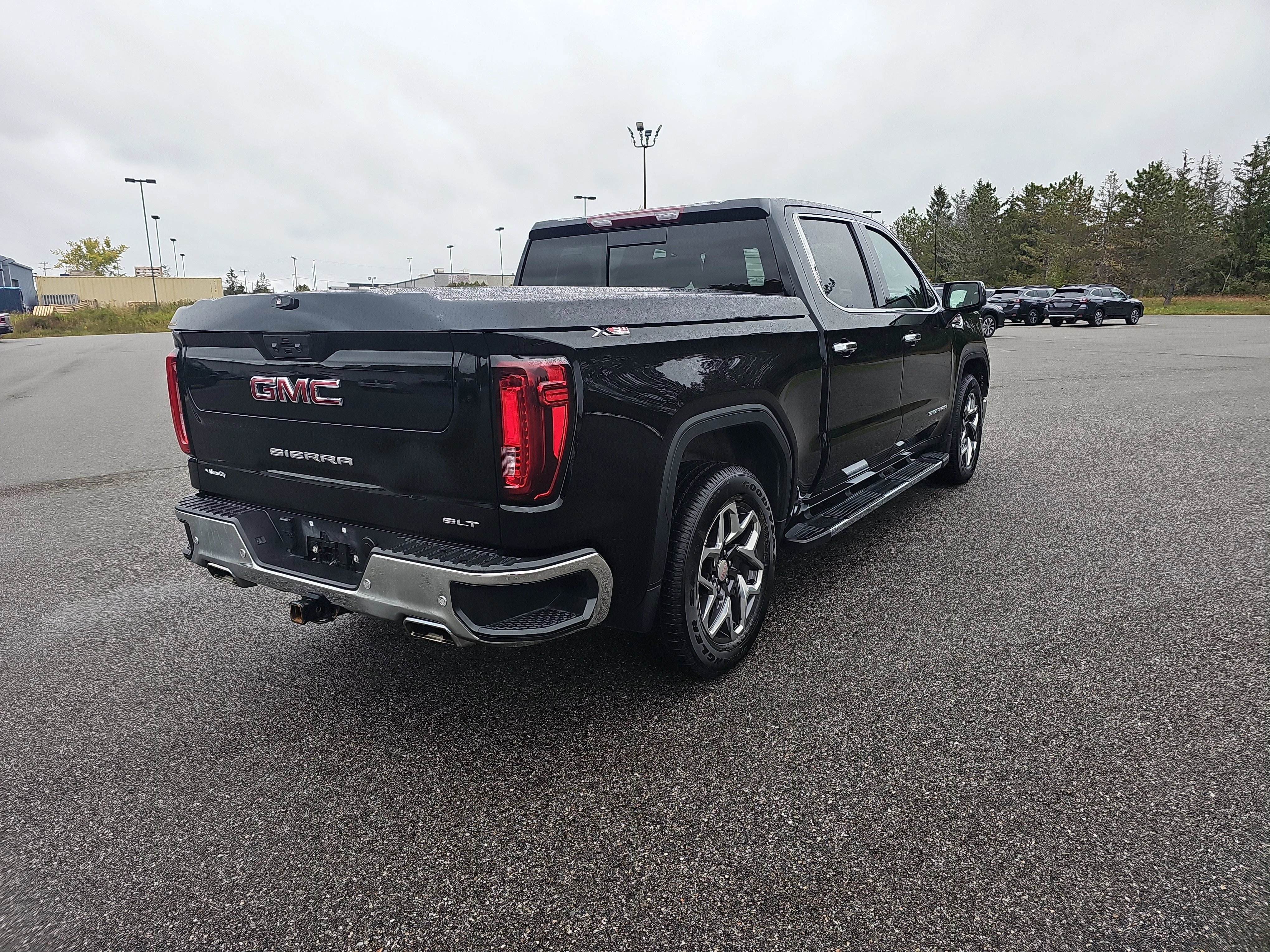 Used 2023 Onyx Black GMC SLT image 5