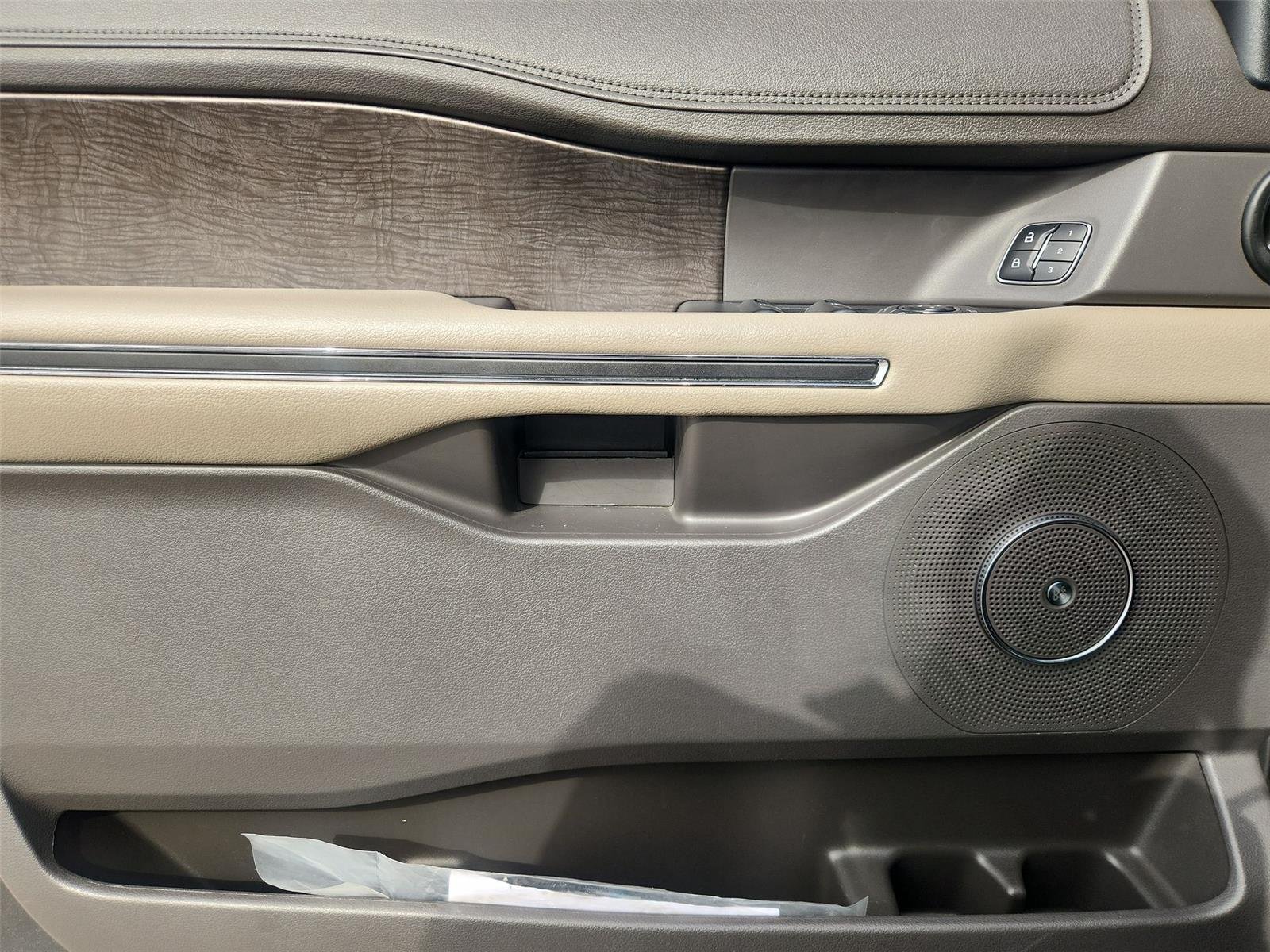 Used 2019 Gray Ford Limited image 23