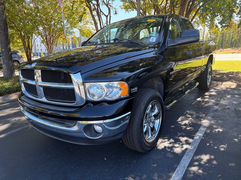 Used 2004 Black Dodge SLT image 2