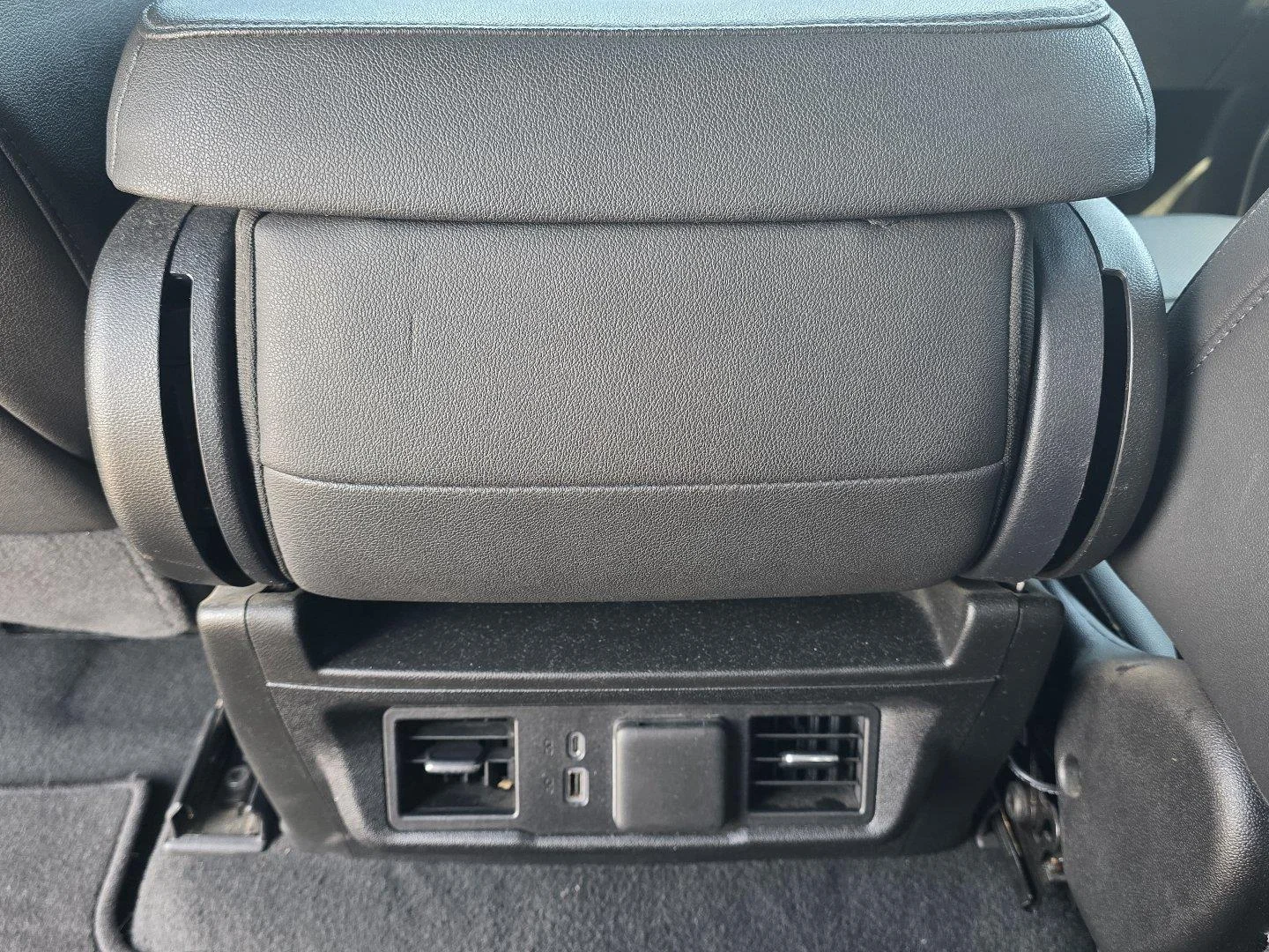 Used 2025 Summit White GMC SLT image 28