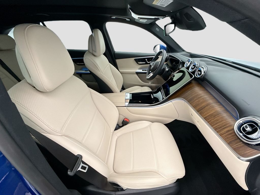 Used 2026 Starling Blue Metallic Mercedes-Benz GLC 300 image 18