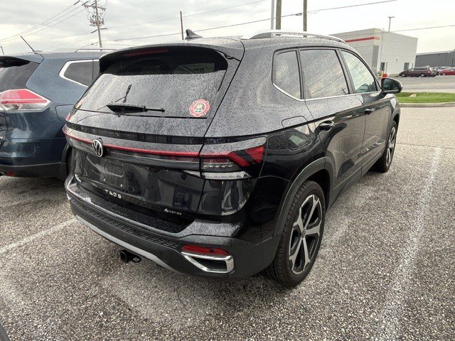 Used 2025 Deep Black Pearl Volkswagen SEL image 3