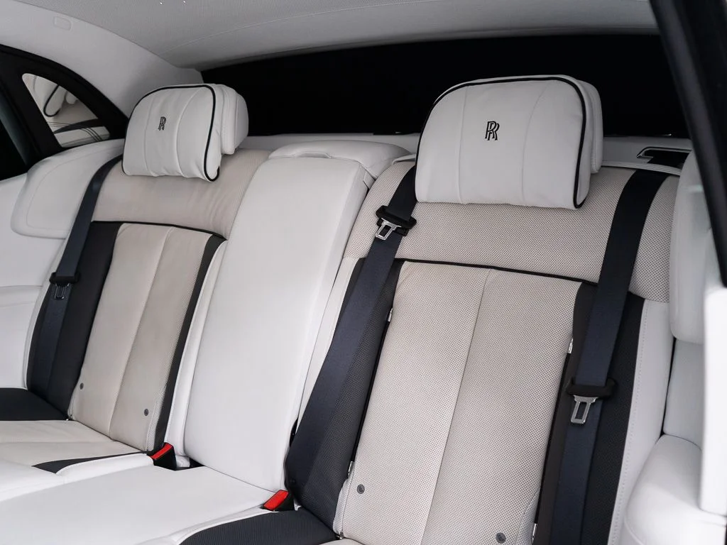 Certified Used 2023 Bespoke Crystal over Arctic White Rolls-Royce  image 27
