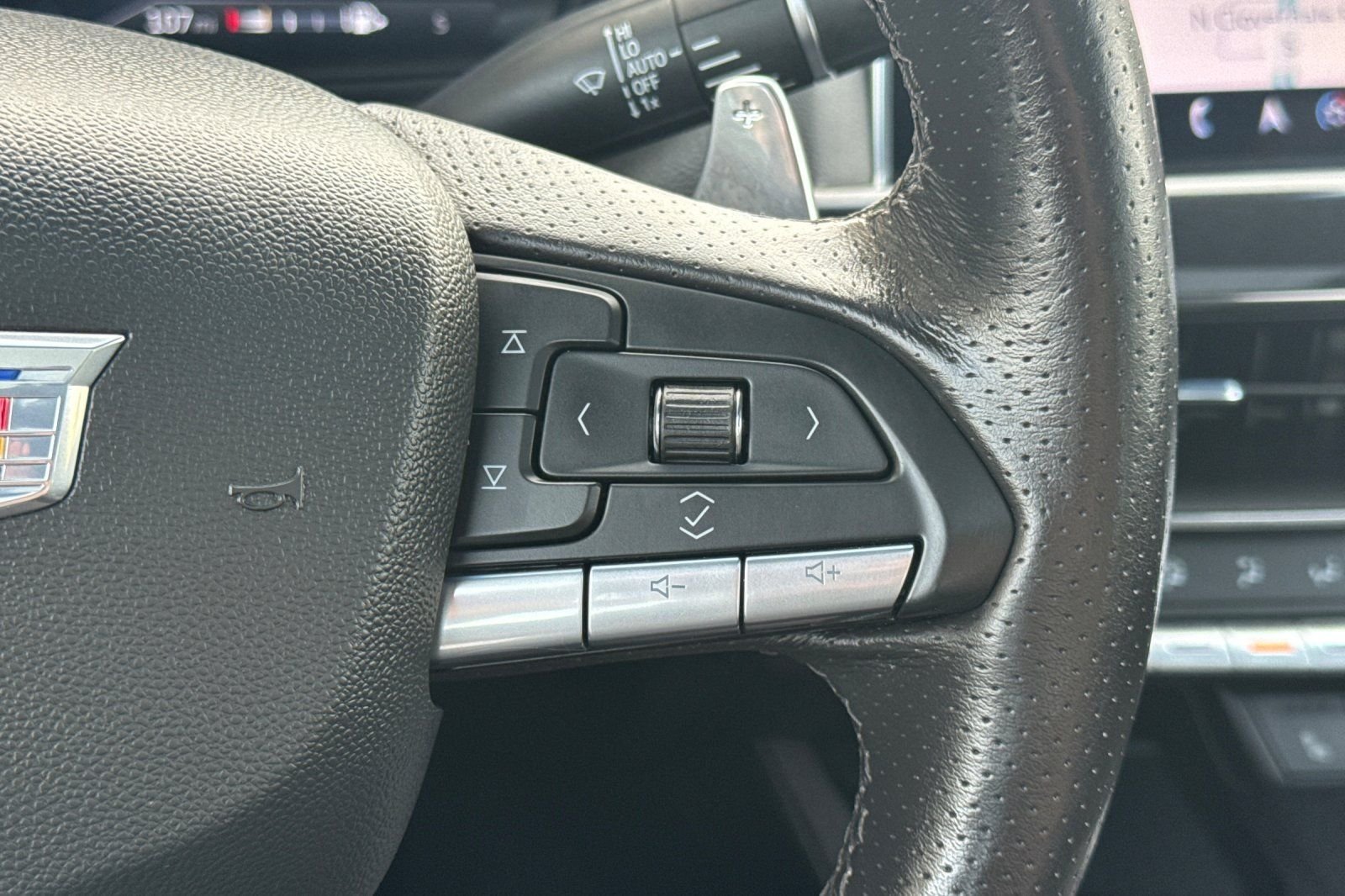 Used 2023 White Cadillac Sport image 27