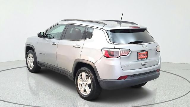 Used 2022 Silver Jeep Latitude image 8