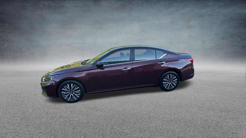 Used 2025 Garnet Pearl Nissan 2.5 SV image 4