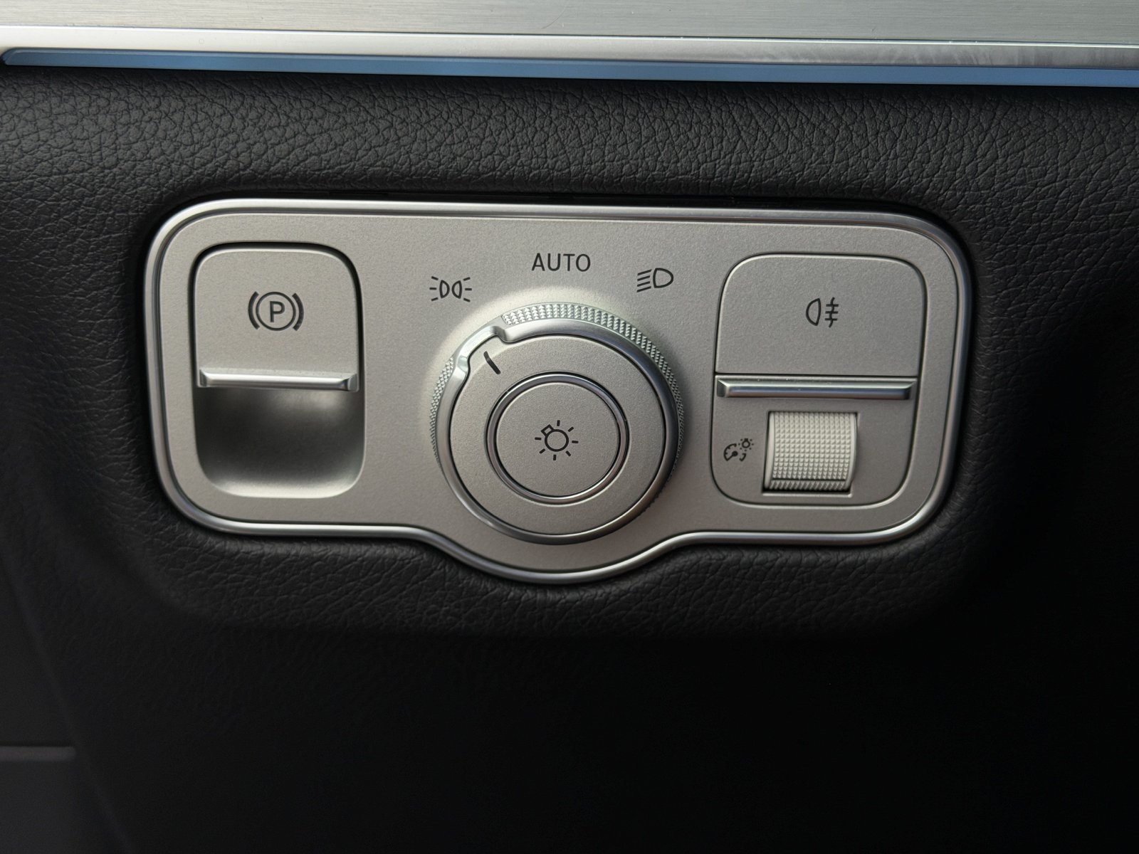 Used 2024 Gray Mercedes-Benz GLE 450e image 20
