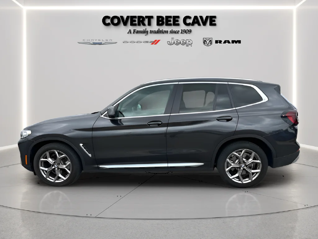 Used 2024 Gray BMW sDrive30i image 7