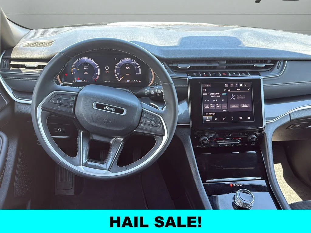 Used 2023 Silver Jeep Altitude image 12