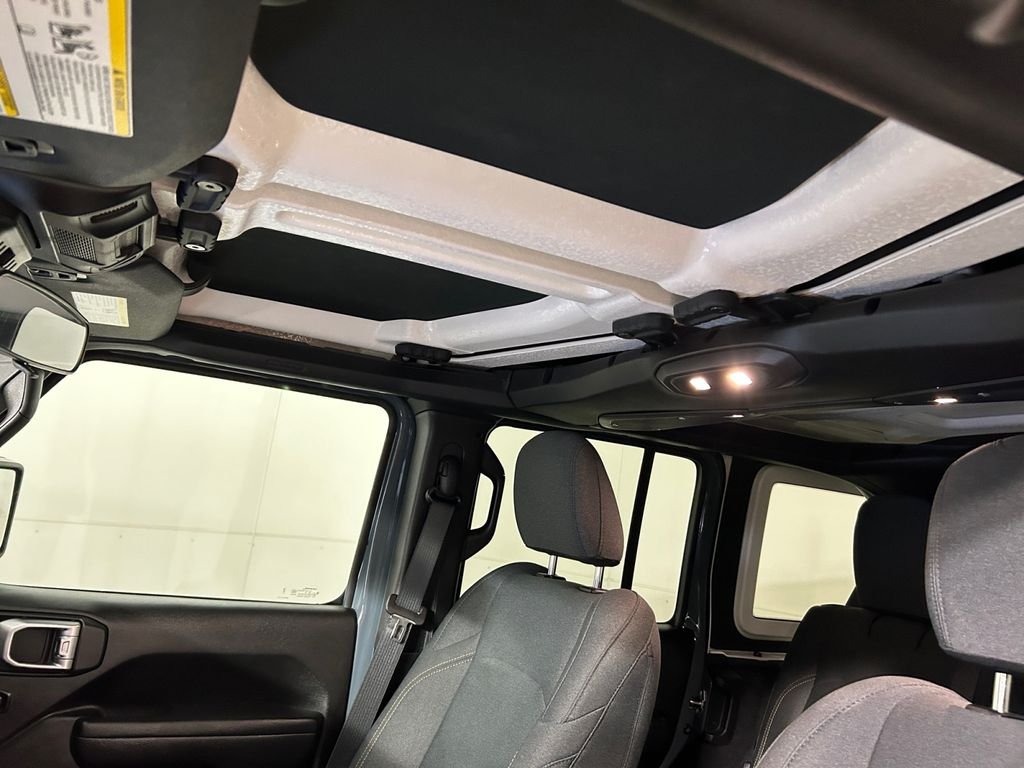 Used 2025 Gray Jeep Sport S image 23