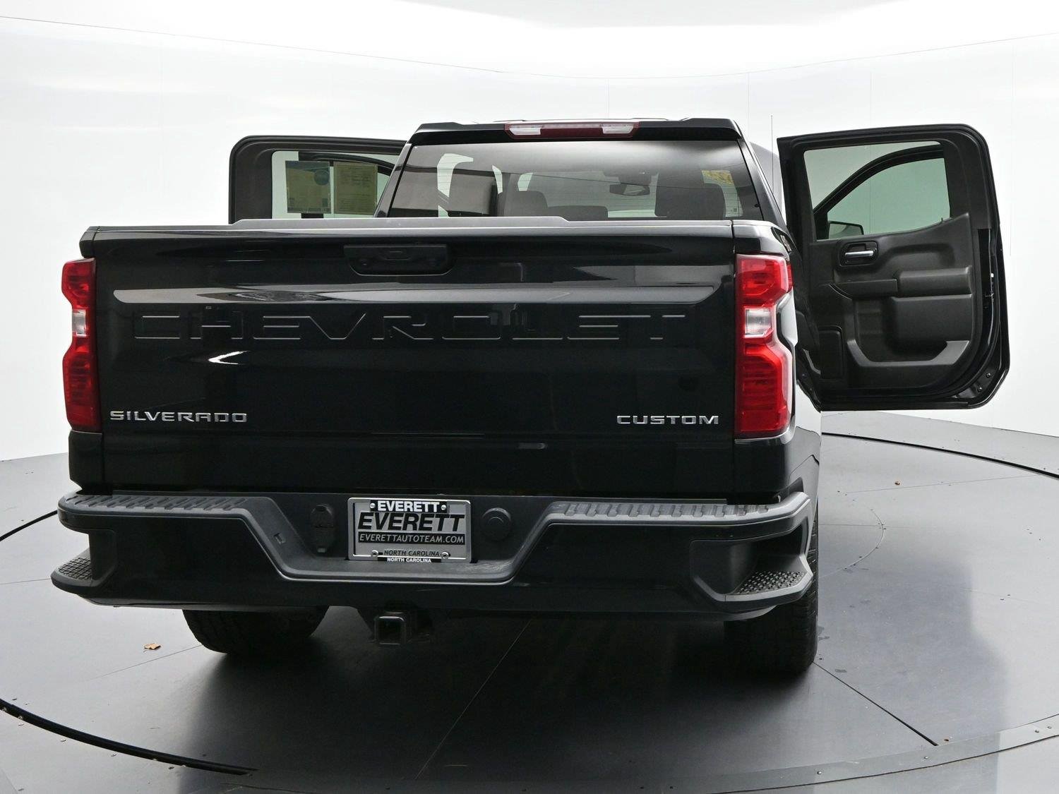 Used 2024 Black Chevrolet Custom image 39