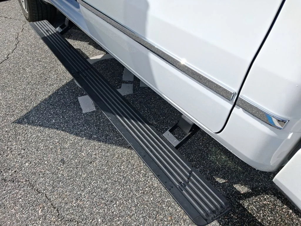 Used 2025 White Ram Limited image 23