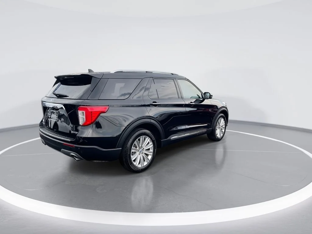 Used 2023 Black Ford Limited image 8
