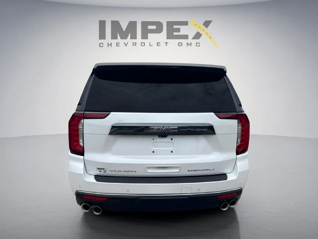 Used 2023 White Frost Tricoat GMC Denali Ultimate image 4