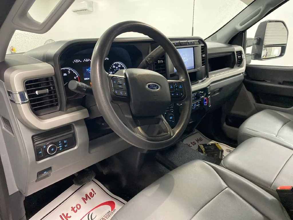 Used 2023 Oxford White Ford XL image 13
