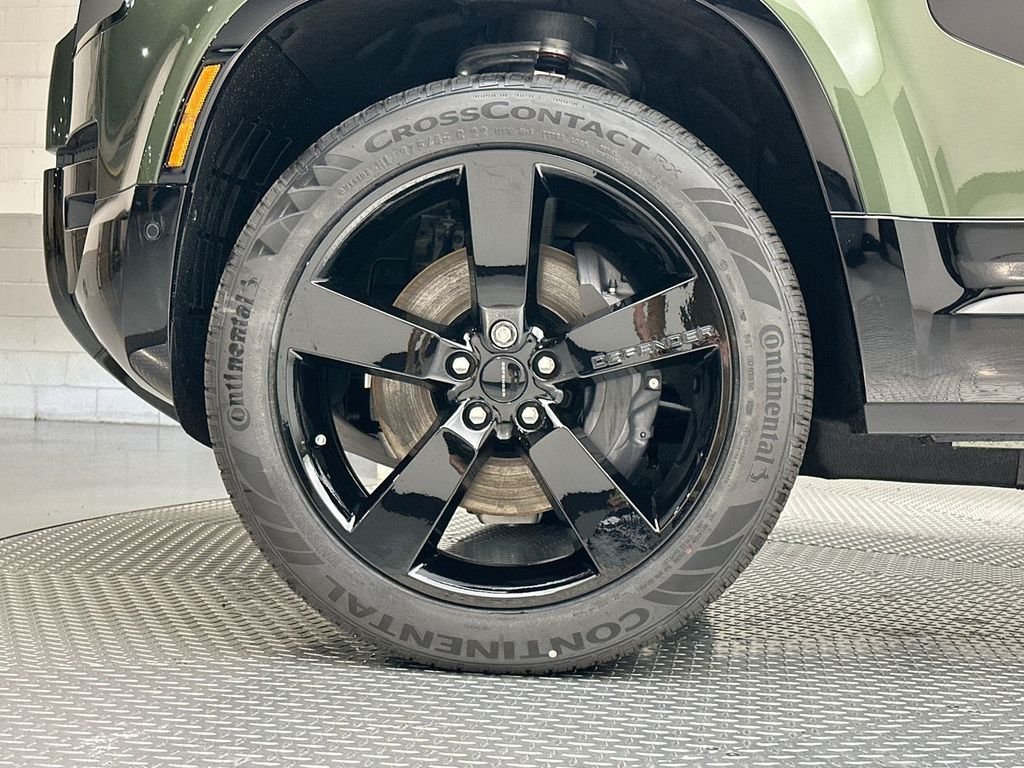 New 2026 Woolstone Green Land Rover X-Dynamic SE image 5