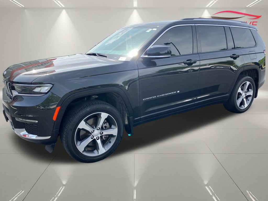 Used 2023 Gray Jeep Limited image 4