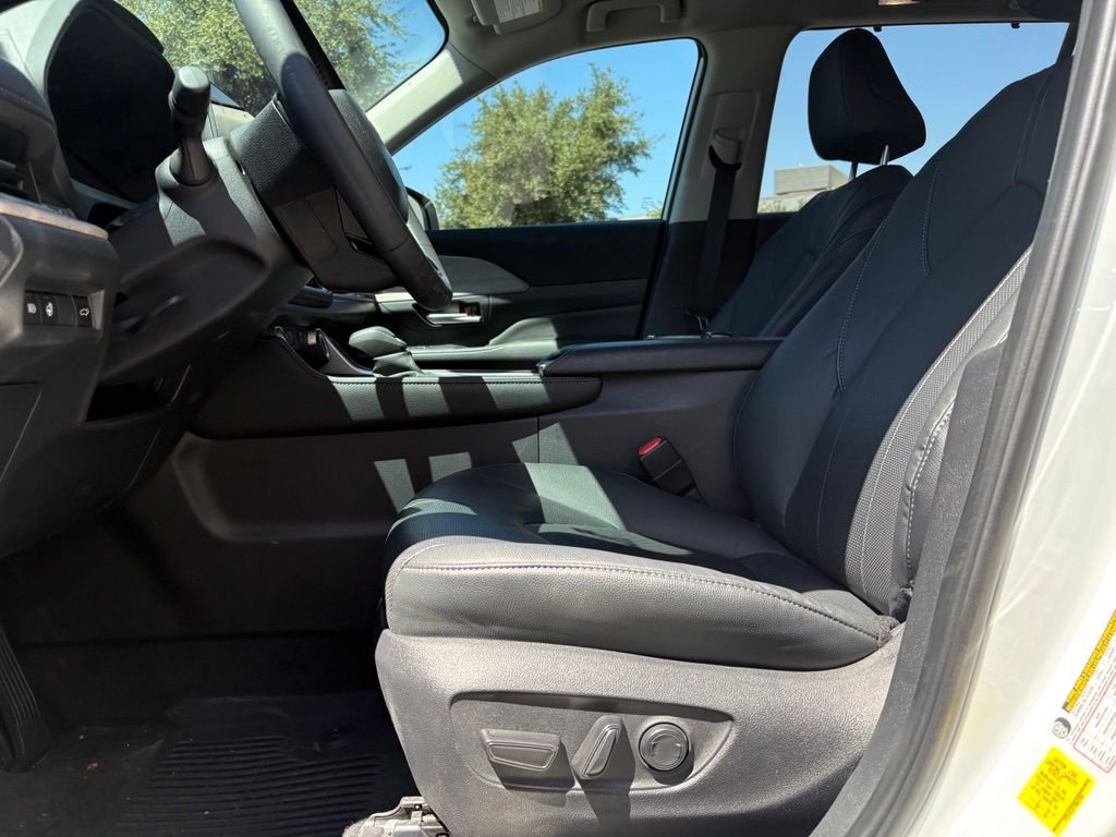 Used 2025 Beige Toyota Limited image 9
