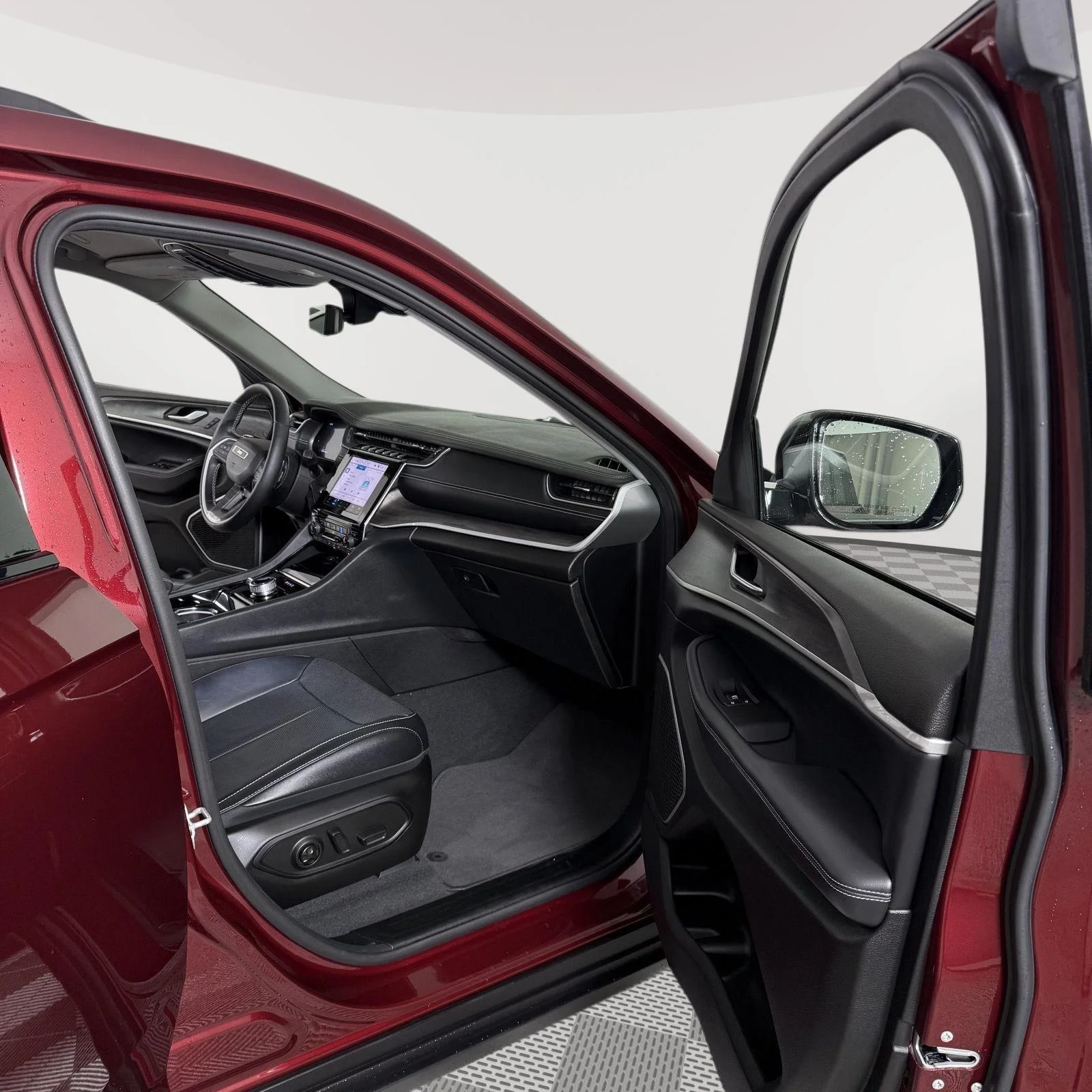 Used 2022 Velvet Red Pearlcoat Jeep Limited image 14
