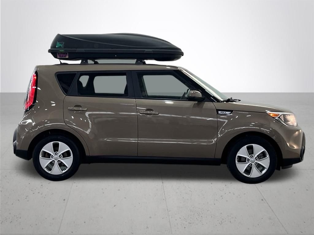 Used 2015 Brown Kia Plus image 9