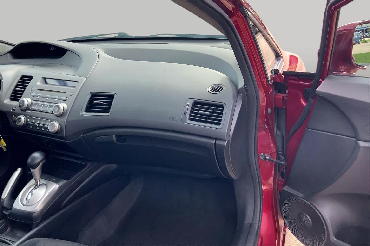Used 2009 Tango Red Pearl Honda LX-S image 17