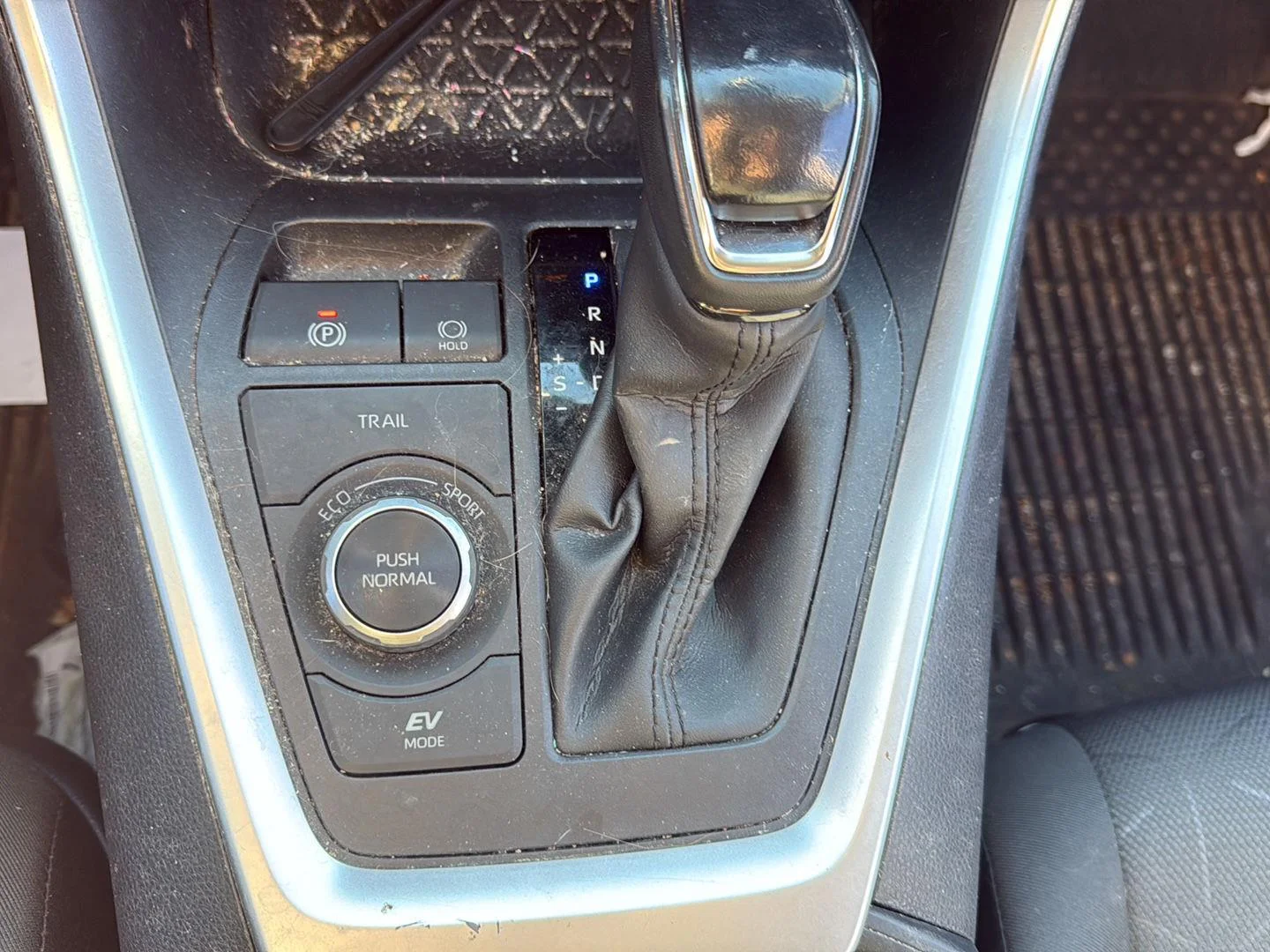Used 2021 Silver Sky Metallic Toyota XLE image 13
