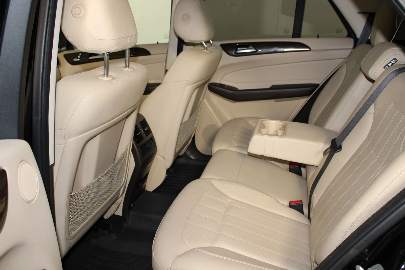 Used 2016 Black Mercedes-Benz GLE 300d image 8