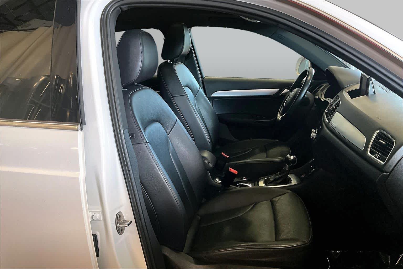 Used 2016 Glacier White Metallic Audi Premium Plus image 9